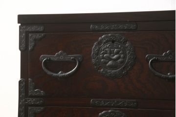 中古　超美品　岩谷堂箪笥　厚みのある金具が風格を感じさせる車箪笥(小箪笥、チェスト、引き出し)(R-058170)
