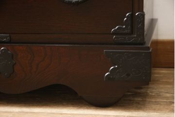 中古　超美品　岩谷堂箪笥　厚みのある金具が風格を感じさせる車箪笥(小箪笥、チェスト、引き出し)(R-058170)