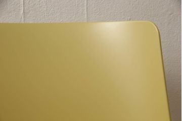 中古　展示美品　イタリア製　Kartell(カルテル)　Piuma(ピウマ)　ピエロ・リッソーニデザイン　軽さと丈夫さが魅力!スタイリッシュなアームチェア(ダイニングチェア、椅子、イス、いす)(定価約6万3千円)(R-058174)