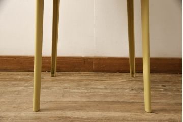 中古　展示美品　イタリア製　Kartell(カルテル)　Piuma(ピウマ)　ピエロ・リッソーニデザイン　軽さと丈夫さが魅力!スタイリッシュなアームチェア(ダイニングチェア、椅子、イス、いす)(定価約6万3千円)(R-058174)