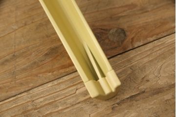中古　展示美品　イタリア製　Kartell(カルテル)　Piuma(ピウマ)　ピエロ・リッソーニデザイン　軽さと丈夫さが魅力!スタイリッシュなアームチェア(ダイニングチェア、椅子、イス、いす)(定価約6万3千円)(R-058174)