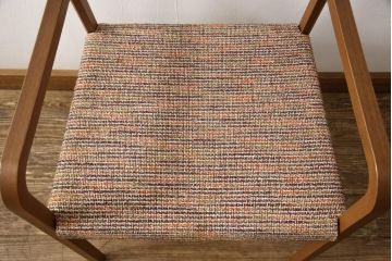 中古　美品　arflex(アルフレックス)　RINN(リン)シリーズ　流れるような細身のラインが美しいウォールナット材製アームチェア(定価約68000円)(椅子、イス、ダイニングチェア)(R-058175)
