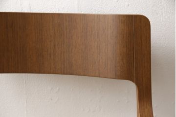 中古　美品　arflex(アルフレックス)　RINN(リン)シリーズ　流れるような細身のラインが美しいウォールナット材製アームチェア(定価約68000円)(椅子、イス、ダイニングチェア)(R-058176)