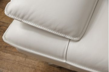 中古　超美品　展示品　イタリア　NICOLETTI(ニコレッティ)　Success(サクセス)　スタイリッシュなで存在感を放つ本革張り3人掛けソファ(レザー、3Pソファ、三人掛け)(定価約48万円)(R-058180)