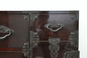 アンティーク家具　大正〜昭和初期　前面栗材　美品　漆のきれいな米沢箪笥(重ね箪笥、和たんす、収納箪笥、時代箪笥、整理タンス)(R-058189)