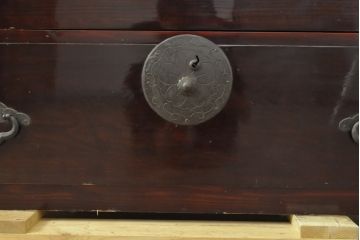 アンティーク家具　大正〜昭和初期　前面栗材　美品　漆のきれいな米沢箪笥(重ね箪笥、和たんす、収納箪笥、時代箪笥、整理タンス)(R-058189)