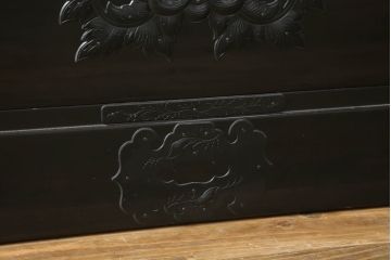 中古　超美品　手打ち金具　岩谷堂箪笥　艶やかな黒漆塗りが存在感たっぷりの整理箪笥(衣装タンス、引き出し、チェスト)(定価約90万円)(R-058192)