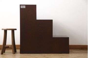 中古　美品　岩谷堂箪笥　躍動感のある杢目と重厚な金具が凛々しい階段箪笥(チェスト、和タンス、収納箪笥)(R-058193)