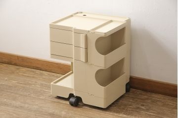中古　超美品　日本限定色(ベージュ)　イタリア　METROCS(メトロクス)　Joe Colombo(ジョエ・コロンボ)デザイン　boby wagon(ボビーワゴン)　おしゃれなデザイン性と無駄なく使える機能性を兼ね備えた収納棚(サイドテーブル、ラック、エンドテーブル)(定価約4万8千円)(R-058197)