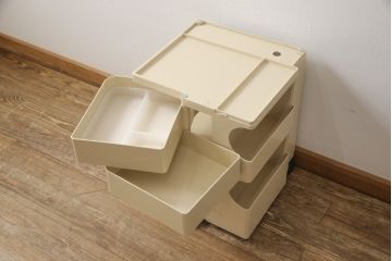 中古　超美品　日本限定色(ベージュ)　イタリア　METROCS(メトロクス)　Joe Colombo(ジョエ・コロンボ)デザイン　boby wagon(ボビーワゴン)　おしゃれなデザイン性と無駄なく使える機能性を兼ね備えた収納棚(サイドテーブル、ラック、エンドテーブル)(定価約4万8千円)(R-058198)