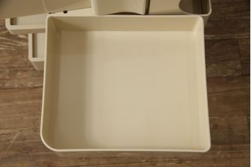 中古　超美品　日本限定色(ベージュ)　イタリア　METROCS(メトロクス)　Joe Colombo(ジョエ・コロンボ)デザイン　boby wagon(ボビーワゴン)　おしゃれなデザイン性と無駄なく使える機能性を兼ね備えた収納棚(サイドテーブル、ラック、エンドテーブル)(定価約4万8千円)(R-058198)