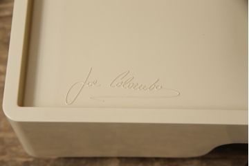 中古　超美品　日本限定色(ベージュ)　イタリア　METROCS(メトロクス)　Joe Colombo(ジョエ・コロンボ)デザイン　boby wagon(ボビーワゴン)　おしゃれなデザイン性と無駄なく使える機能性を兼ね備えた収納棚(サイドテーブル、ラック、エンドテーブル)(定価約4万8千円)(R-058198)