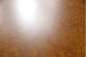 中古　超美品　最高級ブランド　CLイタリア(CLItalia)　エレガントな佇まいと複雑な木目が美しいセンターテーブル(定価約54万円)(リビングテーブル、ローテーブル)(R-058199)