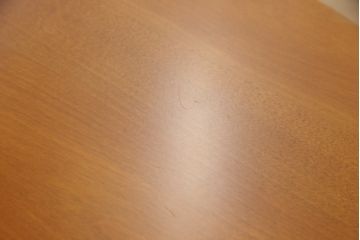 中古　超美品　横浜クラシック家具　ダニエル(Daniel)　レオナ (Leona)　A-317　温かみのある色合いが魅力の丸テーブル(定価約21万円)(ラウンドテーブル、コーヒーテーブル、サイドテーブル)(R-058200)