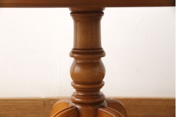 中古　超美品　横浜クラシック家具　ダニエル(Daniel)　レオナ (Leona)　A-317　温かみのある色合いが魅力の丸テーブル(定価約21万円)(ラウンドテーブル、コーヒーテーブル、サイドテーブル)(R-058200)