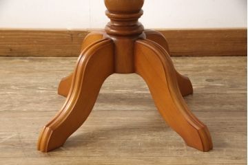 中古　超美品　横浜クラシック家具　ダニエル(Daniel)　レオナ (Leona)　A-317　温かみのある色合いが魅力の丸テーブル(定価約21万円)(ラウンドテーブル、コーヒーテーブル、サイドテーブル)(R-058200)