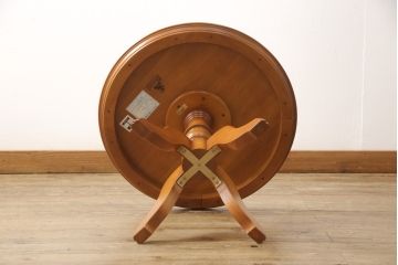中古　超美品　横浜クラシック家具　ダニエル(Daniel)　レオナ (Leona)　A-317　温かみのある色合いが魅力の丸テーブル(定価約21万円)(ラウンドテーブル、コーヒーテーブル、サイドテーブル)(R-058200)