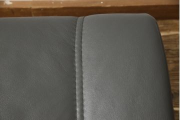 中古　美品　EKORNES(エコーネス)　本革　高級感ある佇まいが魅力的なストレスレスチェア+オットマンのセット(定価約30万円)(リクライニングチェア、アームチェア、一人掛けソファ、1P)(R-058204)