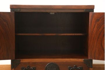 和製ビンテージ　岩谷堂箪笥　小振りながら堂々とした存在感のサイドキャビネット(収納箪笥、和たんす、整理タンス、小箪笥)(R-058208)