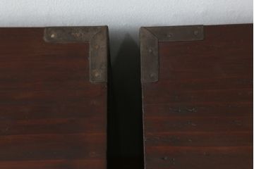 和製アンティーク　前面栗材　趣ある金具が魅力的な米沢箪笥(重ね箪笥、和たんす、収納箪笥、時代箪笥、整理タンス)(R-058213)