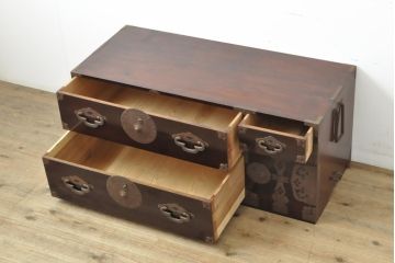 和製アンティーク　極上　超美品!　大正期　特大桜丸金具が特徴的な漆のきれいな米沢箪笥(和たんす、収納箪笥、時代箪笥、整理タンス)(R-058217)