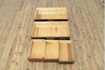 和製アンティーク　極上　超美品!　大正期　特大桜丸金具が特徴的な漆のきれいな米沢箪笥(和たんす、収納箪笥、時代箪笥、整理タンス)(R-058217)