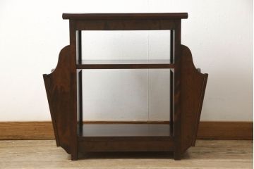 中古　絶版品　北海道民芸家具　#440　便利な収納ポケットが付いたマガジン卓(サイドテーブル、マガジンラック)(R-058221)