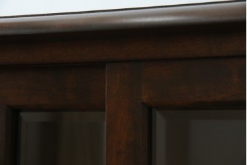 中古　北海道民芸家具　クラシカルな雰囲気が魅力!　落ち着きのある空間づくりにおすすめのサイドボード　(R-058222)