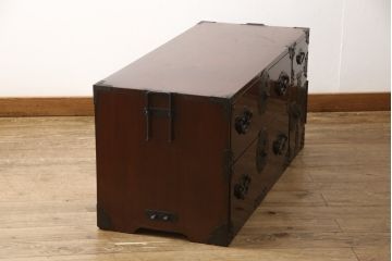 アンティーク家具　超美品　明治大正期　前面欅(ケヤキ)材　上手物　大きな桜丸金具が目を惹く漆のきれいな米沢箪笥(和たんす、収納箪笥、時代箪笥、整理タンス)(R-058224)