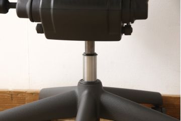 中古　美品　Hermanmiller(ハーマンミラー社)　ランバーサポート　Bサイズ　座り心地を追求したアーロンチェア(オフィスチェア、アームチェア、ワークチェア)(R-058228)
