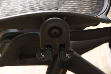 中古　美品　Hermanmiller(ハーマンミラー社)　ランバーサポート　Bサイズ　座り心地を追求したアーロンチェア(オフィスチェア、アームチェア、ワークチェア)(R-058228)