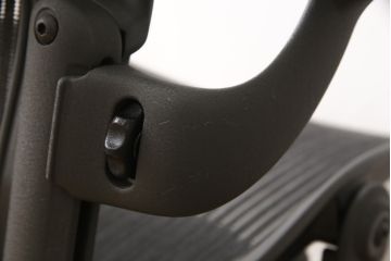 中古　美品　Hermanmiller(ハーマンミラー社)　ランバーサポート　Bサイズ　座り心地を追求したアーロンチェア(オフィスチェア、アームチェア、ワークチェア)(R-058228)