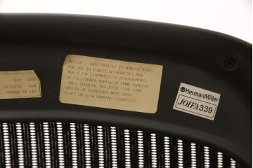 中古　美品　Hermanmiller(ハーマンミラー社)　ランバーサポート　Bサイズ　座り心地を追求したアーロンチェア(オフィスチェア、アームチェア、ワークチェア)(R-058228)