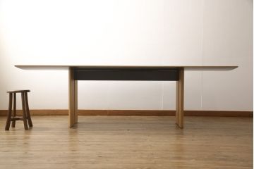 中古　美品　arflex(アルフレックス)　TAVOLO NAVE(タボロ・ナーベ)　スタイリッシュな佇まいが目を引くダイニングテーブル(食卓、6人掛け、作業台)(定価約40万円)(R-058233)