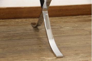 中古　超美品　展示美品　Knoll製(ノル)　Mies van der Rohe(ミース・ファン・デル・ローエ)　モダンでスタイリッシュなデザインが魅力のバルセロナチェア+オットマンセット(バルセロナスツール、1人掛けソファ、イス)(チェア定価約120万円、オットマン定価約60万円)(R-058234)