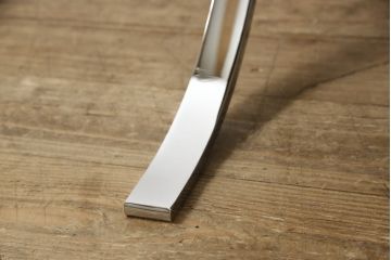中古　超美品　展示美品　Knoll製(ノル)　Mies van der Rohe(ミース・ファン・デル・ローエ)　モダンでスタイリッシュなデザインが魅力のバルセロナチェア+オットマンセット(バルセロナスツール、1人掛けソファ、イス)(チェア定価約120万円、オットマン定価約60万円)(R-058234)
