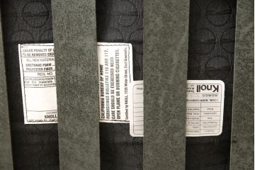 中古　超美品　展示美品　Knoll製(ノル)　Mies van der Rohe(ミース・ファン・デル・ローエ)　モダンでスタイリッシュなデザインが魅力のバルセロナチェア+オットマンセット(バルセロナスツール、1人掛けソファ、イス)(チェア定価約120万円、オットマン定価約60万円)(R-058234)