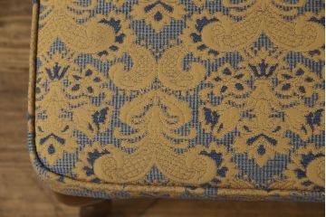 和製ビンテージ　美品　maruni(マルニ木工)　クラシカルで品のある佇まいが魅力的な1人掛けソファ+オットマンのセット(アームチェア、一人掛け、ヴィンテージ)(R-058235)