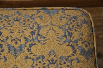 和製ビンテージ　美品　maruni(マルニ木工)　クラシカルで品のある佇まいが魅力的な1人掛けソファ+オットマンのセット(アームチェア、一人掛け、ヴィンテージ)(R-058235)