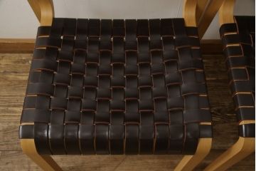 中古　美品　arflex(アルフレックス)　NT(エヌティー)　革を編み込んだデザインが個性的なチェア2脚セット(ダイニングチェア、椅子、イス)(定価1脚137500円)(R-058236)