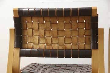 中古　美品　arflex(アルフレックス)　NT(エヌティー)　革を編み込んだデザインが個性的なチェア2脚セット(ダイニングチェア、椅子、イス)(定価1脚137500円)(R-058236)
