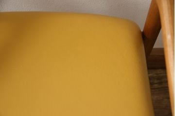 中古　美品　宮崎椅子製作所　ペペ(pepe)　ブラックチェリー　滑らかな曲線とスタイリッシュなデザインが魅力のアームチェア2脚セット(ダイニングチェア、椅子、イス)(R-058238)