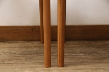 中古　美品　宮崎椅子製作所　ペペ(pepe)　ブラックチェリー　滑らかな曲線とスタイリッシュなデザインが魅力のアームチェア2脚セット(ダイニングチェア、椅子、イス)(R-058238)