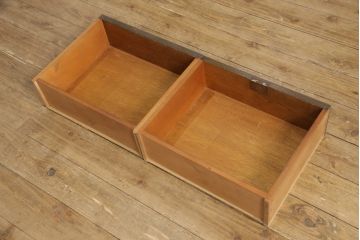 和製アンティーク　昭和初期　栓材　レトロな雰囲気あふれる二段重ねキャビネット(食器棚、収納棚、戸棚、カップボード)(R-058248)