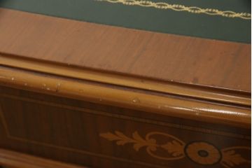 中古　最高級　イタリア製　マホガニー材　象嵌入り　繊細な脚の彫刻や滑らかな曲線が美しい両袖机(定価推定 100万円前後)(プレジデントデスク、ニーホールデスク、在宅ワーク用、テーブル)(R-058251)