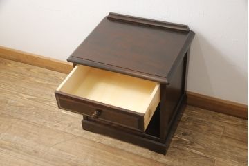 中古　美品　北海道民芸家具　大人の落ち着きのある空間づくりにおすすめのサイドテーブル(ナイトテーブル、花台、電話台、サイドチェスト)(R-058256)