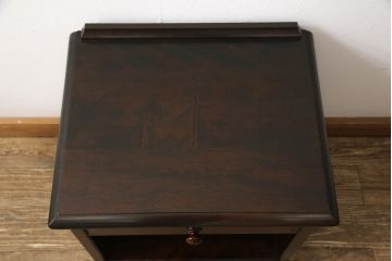 中古　美品　北海道民芸家具　大人の落ち着きのある空間づくりにおすすめのサイドテーブル(ナイトテーブル、花台、電話台、サイドチェスト)(R-058256)