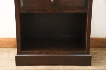 中古　美品　北海道民芸家具　大人の落ち着きのある空間づくりにおすすめのサイドテーブル(ナイトテーブル、花台、電話台、サイドチェスト)(R-058256)