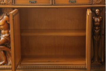 中古　超美品　エイシン取り扱い　イタリア高級家具　美術品のような細やかな彫刻が美しいサイドボード(定価約120万円)(キャビネット、カウンター、収納棚、リビングボード)(R-058264)