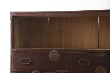 アンティーク家具　明治大正期　前面欅(ケヤキ)材　銅金具の模様まで美しい漆のきれいな大川箪笥(重ね箪笥、和たんす、収納箪笥、時代箪笥、整理タンス)(R-058271)